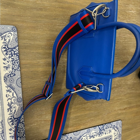 Versace Medusa Shoulder Bag - Picture 11 of 14